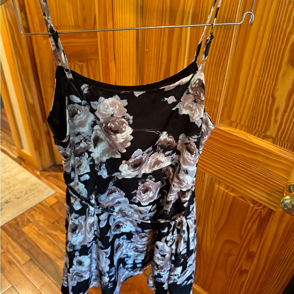 Floral Mini Dress - Picture 2 of 3
